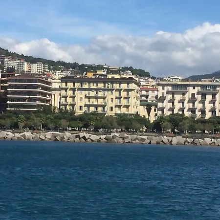 Couette-café Di Mare E D'azzurro Salernes