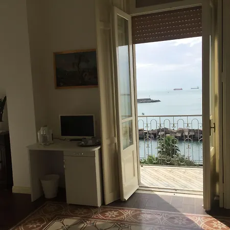 ベッド・アンド・ブレックファスト Di Mare E D'azzurro 4*