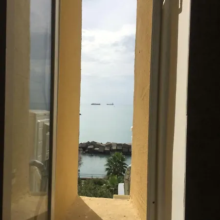 ベッド・アンド・ブレックファスト Di Mare E D'azzurro サレルノ