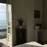 Di Mare E D'azzurro 住宿加早餐酒店 萨莱诺