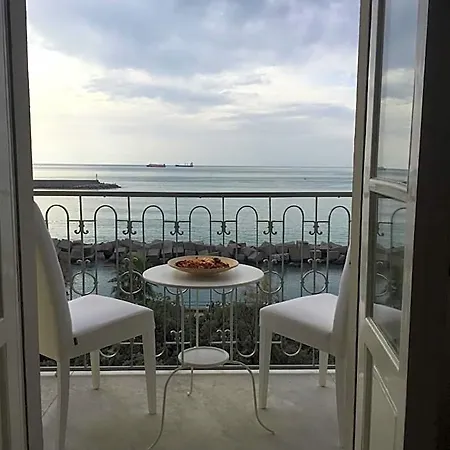 Di Mare E D'azzurro Салерно