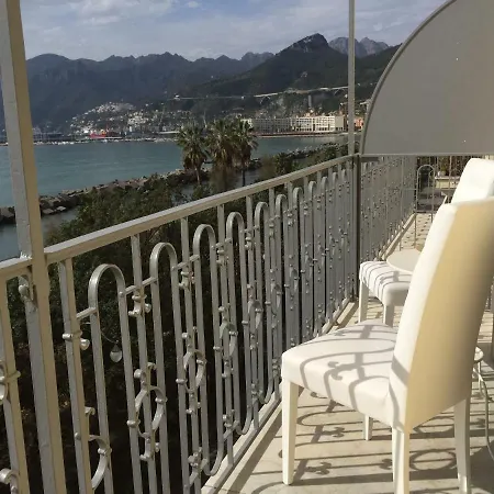 Di Mare E D'azzurro 4* サレルノ