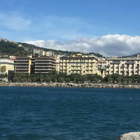 Di Mare E D'azzurro לינה וארוחת בוקר 4*