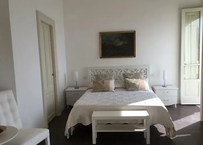 Di Mare E D'azzurro 住宿加早餐酒店