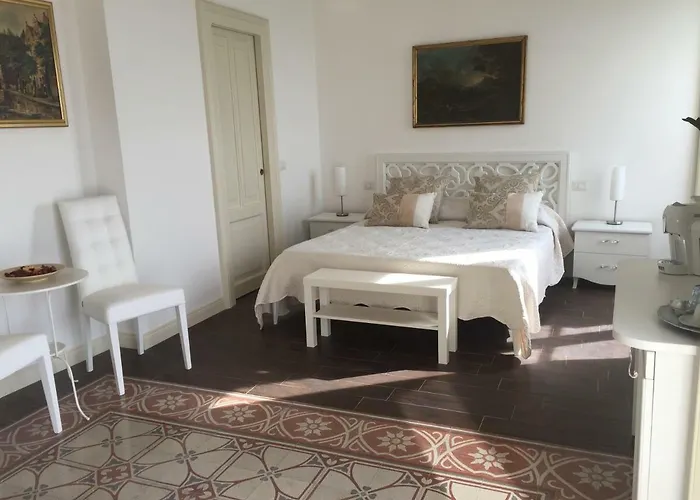 住宿加早餐酒店 Di Mare E D'azzurro 萨莱诺