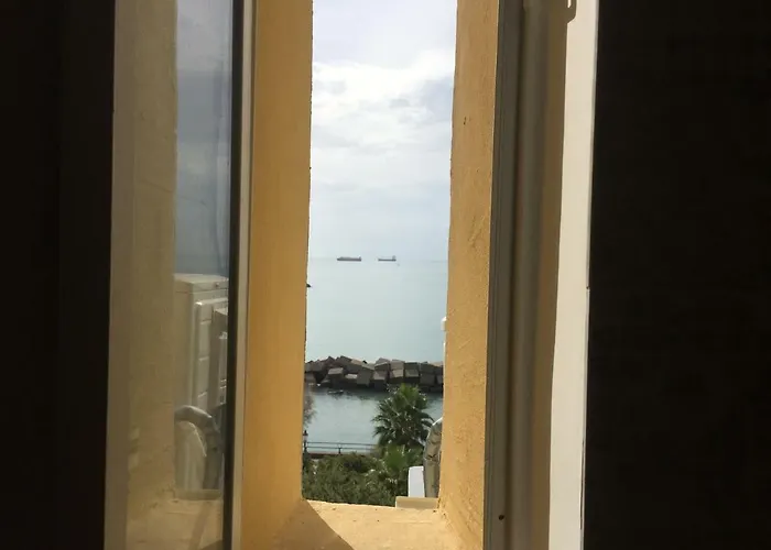 住宿加早餐酒店 Di Mare E D'azzurro 萨莱诺