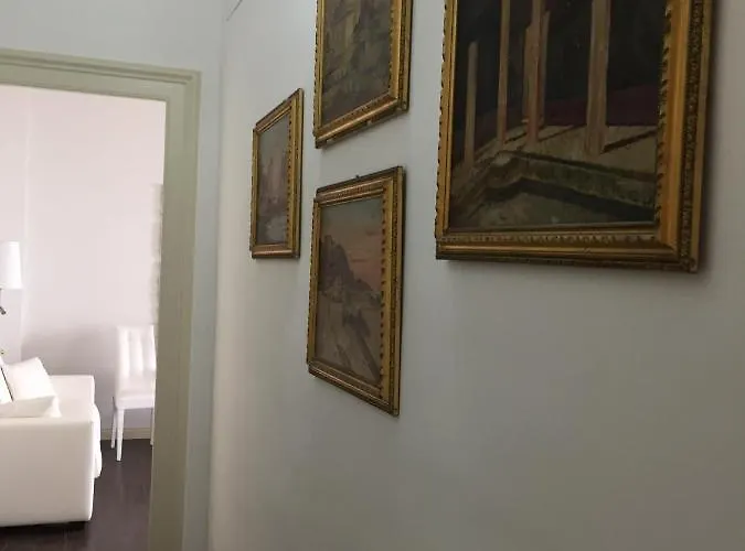 住宿加早餐酒店 Di Mare E D'azzurro 萨莱诺